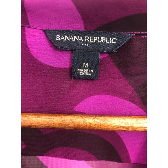 Banana Republic Pink Camo Ruffled Button Down shirt size medium - Picture 4 of 5